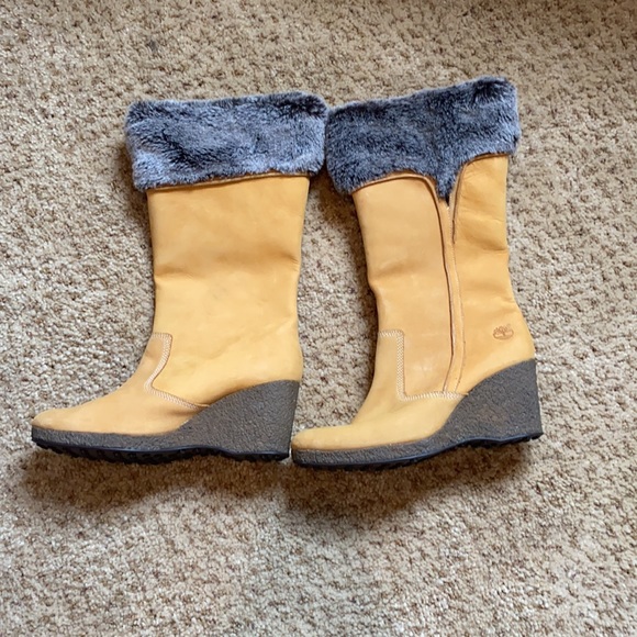 Timberland heeled boots size 91/2 - Picture 4 of 8